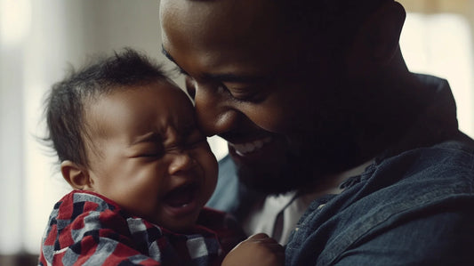 pourquoi bébé pousse des cris stridents